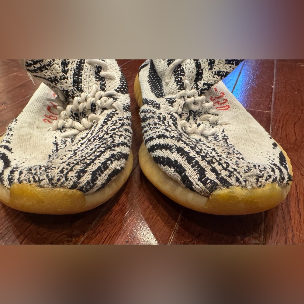 Adidas Yeezy Boost 350 V2 in Zebra Men’s Sz 11 Used Condition White Black Red - Picture 7 of 9